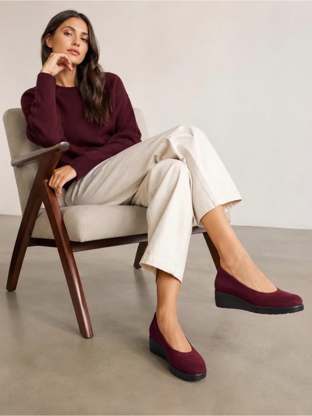 Brioso Waverly Suede Sweetheart Wedge Pump Shoe 9.5 Burgundy NWOT